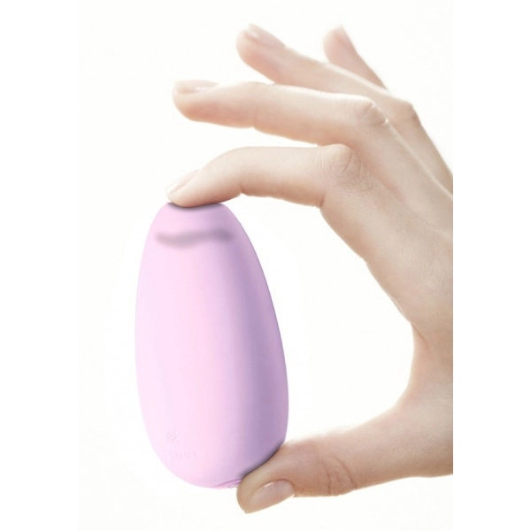 Soft clitorisstimulator Mimi van Je Joue kan je laten trillen over je hele lichaam.